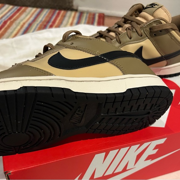 Nike Dunk🔥🔥colorway Womens 10 Mens 8.5 sand drift🔥Dunks🔥sale lightly worn - Picture 4 of 5